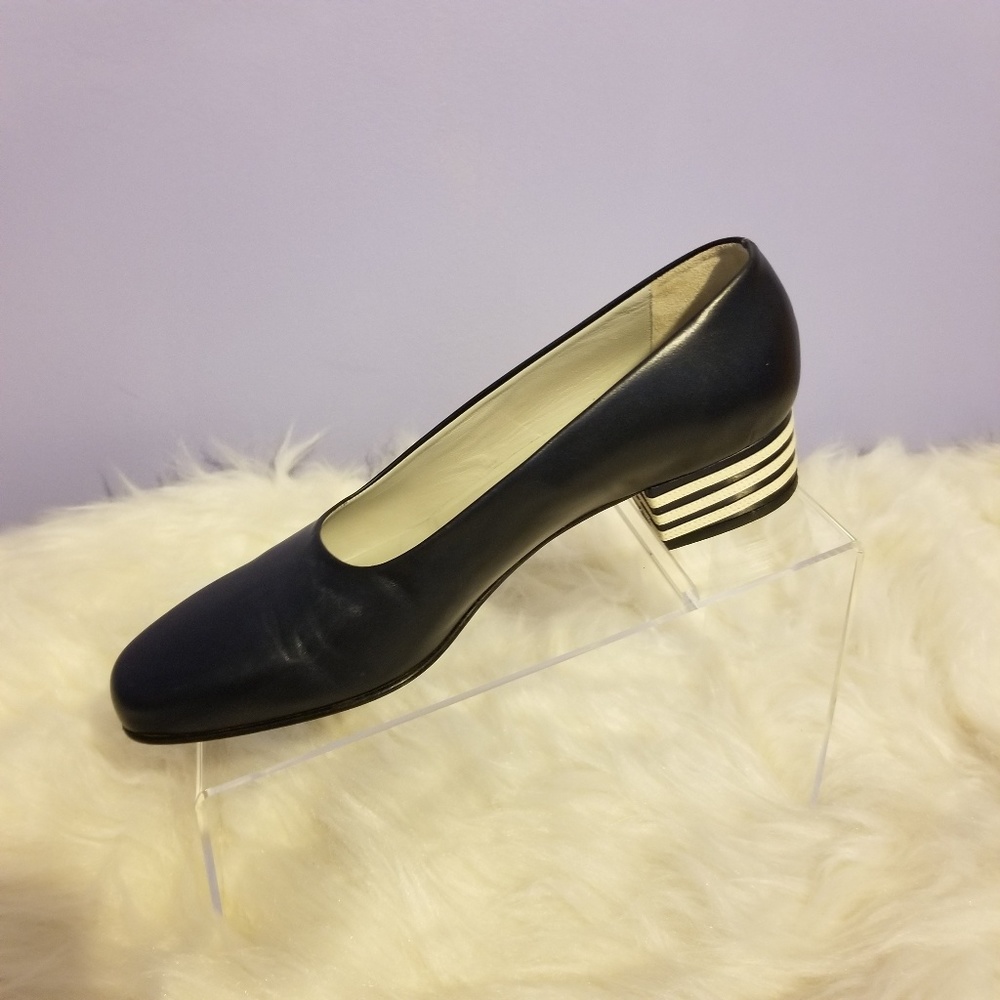 Made in Italy- Joan & David Pump 8M